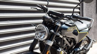 HUSQVARNA SVARTPILEN 401