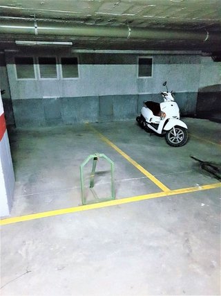 Garaje en venta en La Buhaira en Sevilla