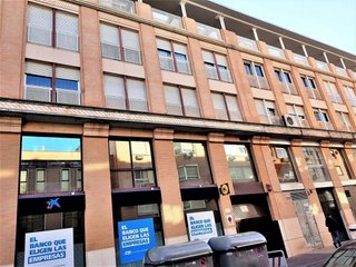 Garaje en venta en La Buhaira en Sevilla