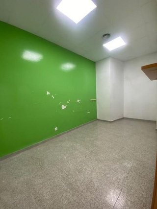 Local comercial en alquiler en Instituts - Universitat en Lleida
