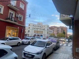Local comercial en alquiler en Instituts - Universitat en Lleida