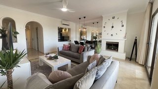 Casa adosada en venta en Los Arqueros-Puerto del Almendro en Benahavís