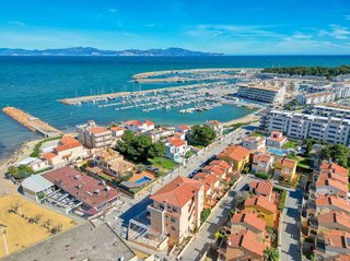 Piso en venta en Port - Les Planasses en Escala, L´