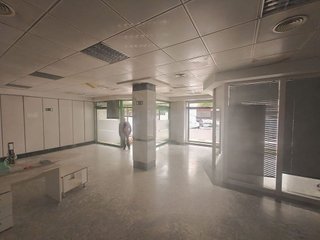 Local comercial en alquiler en Carlos Haya en Málaga