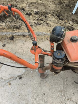 Motoazada naranja con ruedas Piva M9