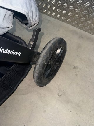 Carro de bebé gris