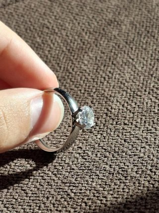 Anillo de plata solitario