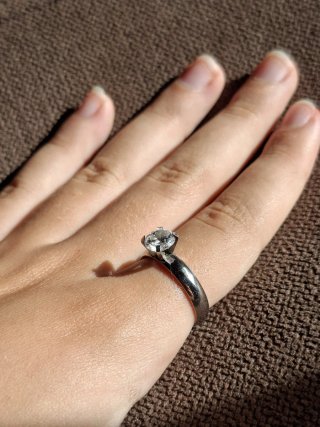 Anillo de plata solitario