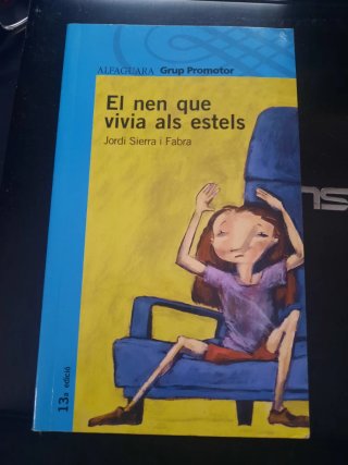 El nen que vivía als estels