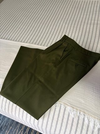 Pantalón Stradivarius verde oliva mujer