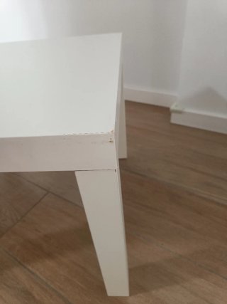 Mesa auxiliar cuadrada blanca