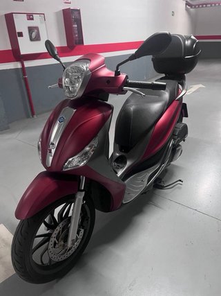Piaggio Medley 125 Rojo Oscuro