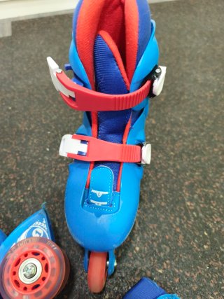 Patines y protecciones talla 28-30