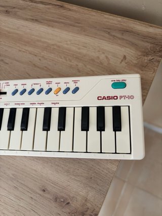 Órgano Casio PT-10