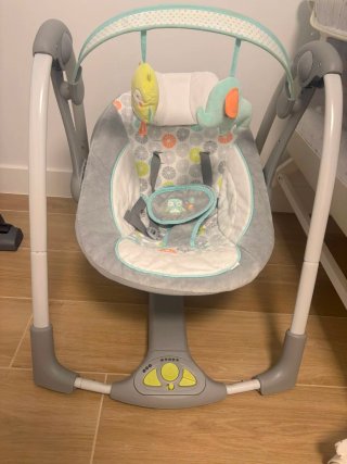 Columpio para bebé con peluches