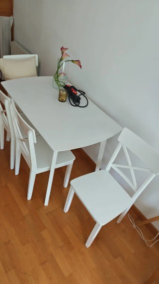 Mesa comedor blanca + 4 sillas