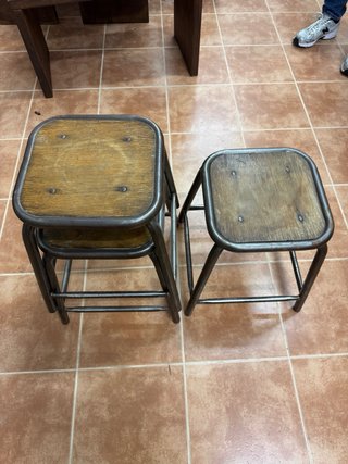 Taburetes industriales hierro y madera