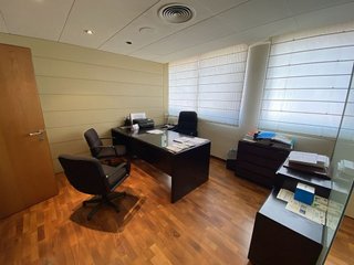 Oficina en alquiler en Eixample Nord – La Devesa en Girona