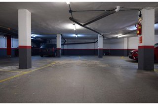 Garaje en venta en Centre en Cornellà de Llobregat