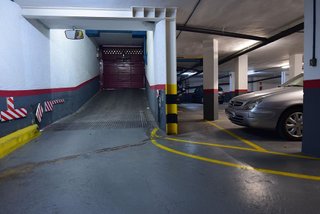 Garaje en venta en Centre en Cornellà de Llobregat