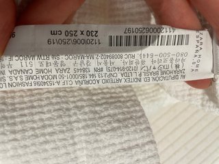 Colcha Zara Home beige/blanco Para cama de 1,50