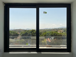 Nuevas ventanas y puertas correderas de aluminio.