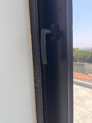 Nuevas ventanas y puertas correderas de aluminio.