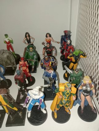 Figuras Marvel y dc de plomo