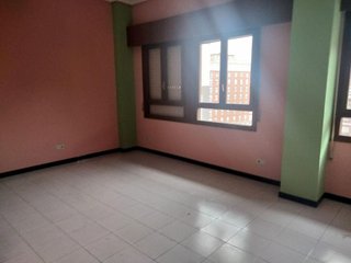 Local comercial en venta en Azeta - Abatxolo en Portugalete