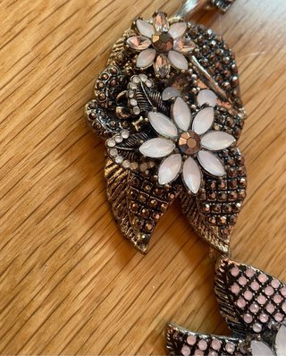 Collar Zara Flores y Hojas