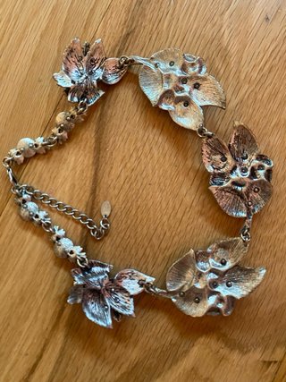 Collar Zara Flores y Hojas