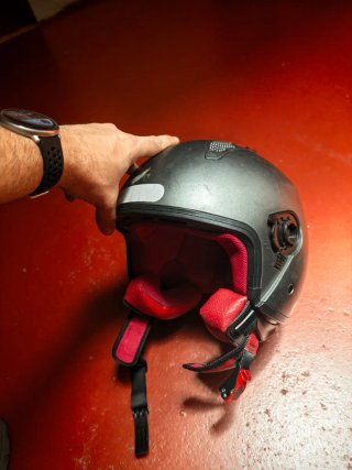Baul de moto Shad y 2 cascos