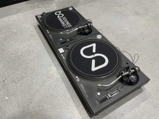 2x Technics SL-1210MK5 Tocadiscos