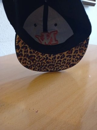 Gorra NY leopardo negra