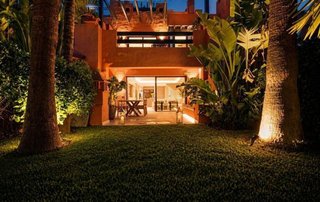 Casa adosada en alquiler en Lomas de Marbella Club en Marbella