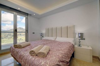Piso en venta en Los Arqueros-Puerto del Almendro en Benahavís