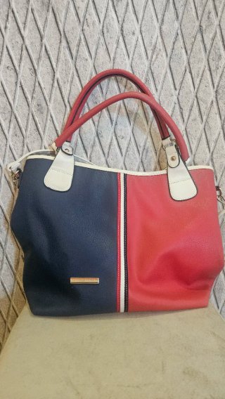 Bolso Tommy Hilfiger Negro y Rojo