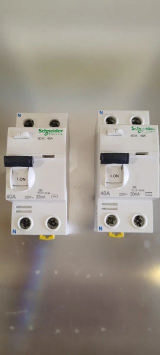 Interruptor diferencial Schneider Electric 40A.