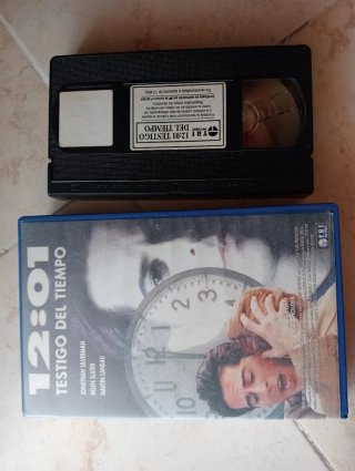 12:01 Testigo del tiempo vhs