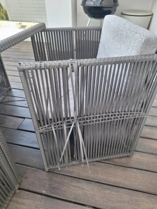 Mesa Terraza + 4 Sillas Fibra Sintética