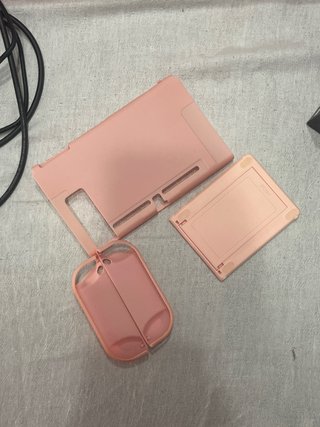 Nintendo Switch + Accesorios (Sin Cargador)