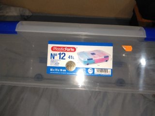 Caja de plástico 41L con tapa azul