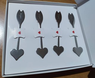 Lotto nuovo 4 cucchiaini cuore inox 18/10