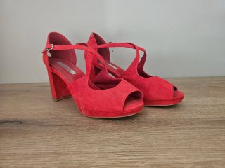 Zapatos de tacón rojos talla 41