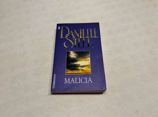 Libros JET DeBolsillo Danielle Steel