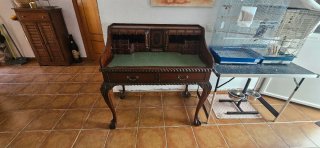 Escritorio antiguo de madera