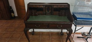 Escritorio antiguo de madera