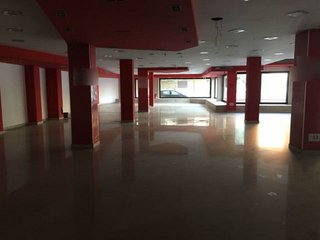 Local comercial en venta en Nueva Andalucía en Almería