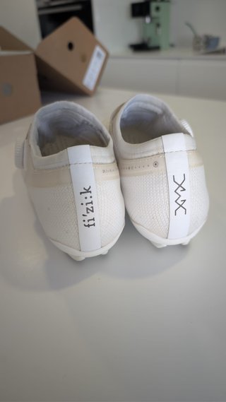 Sapatos de ciclismo Fizik Vega Carbon White