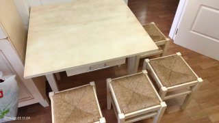 Mesa plegable cocina con 4 banquetas